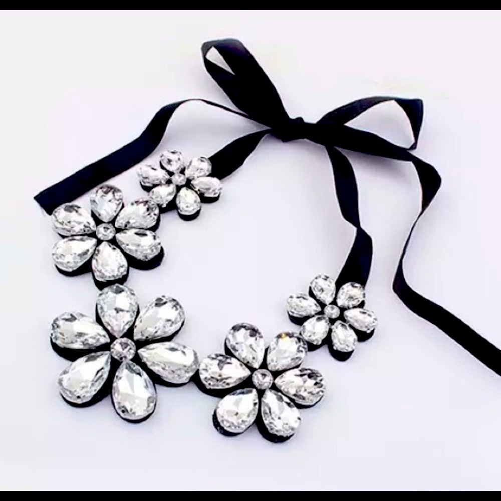 Big Rhinestone 🌼 Choker Ribbon Statement Necklace